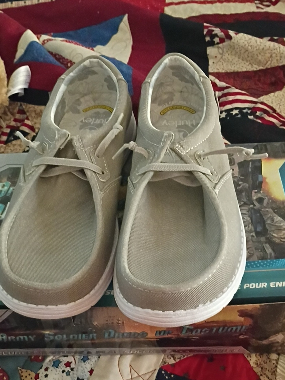 Hurley  Canvas Slip-On Sneakers in Light Gray